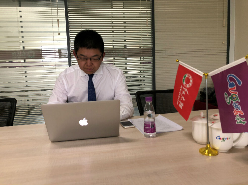 江飞律师办公.jpg